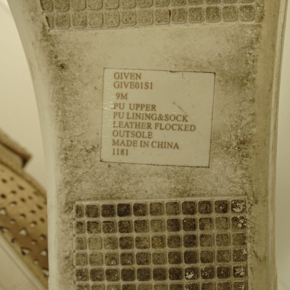 Steve Madden Gold Perforated Slip-On Loafer Shoes Women Size 9 M Faux Leather - Picture 7 of 8